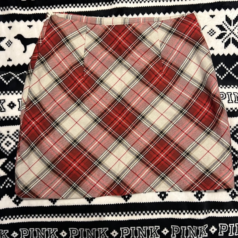 Mini skirt. Women. H&M. Worn once.
